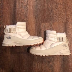 NWT The North Face ThermoBall Pull-On